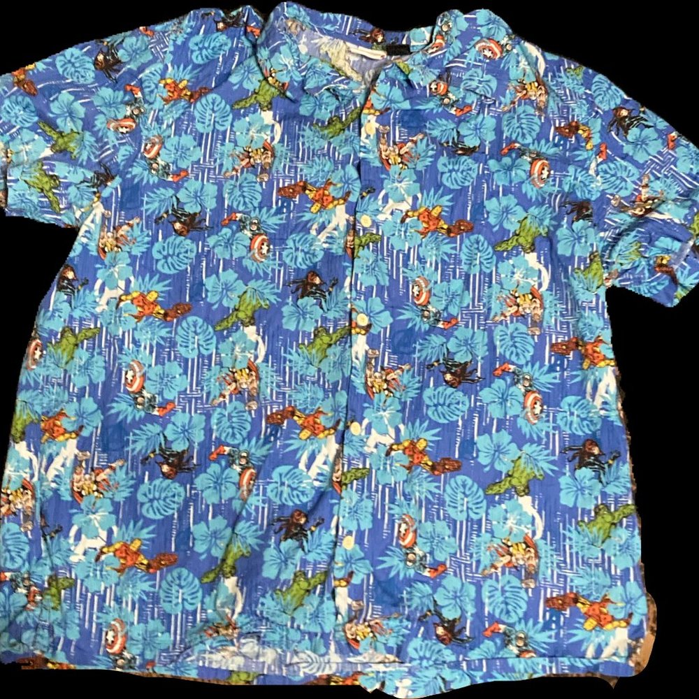 Unisex 2XL Button Down Marvel Shirt